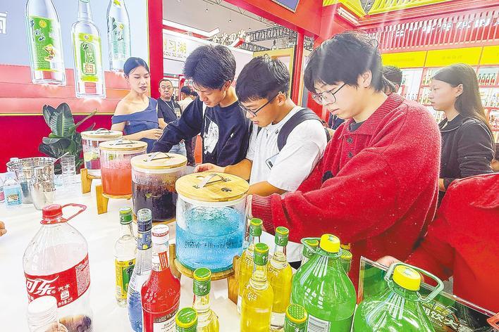 传统酒企打破固有消费圈层 白酒竞相降度 开发“小甜水”争宠年轻人